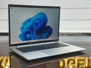 Laptop HP EliteBook 840 G10 16GB Intel Core i7 SSD 512GB
