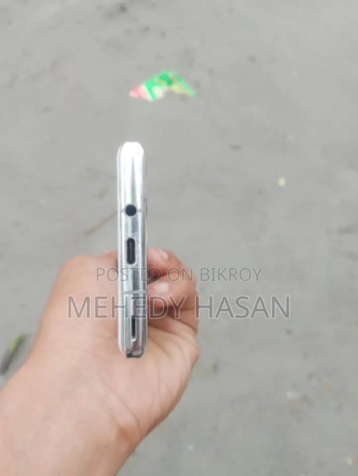 Sharp Aquos R6 128 GB White