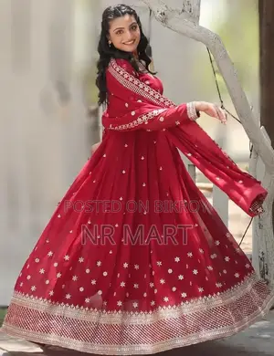 প্রিমিয়াম থ্রি-পিস পার্টি গাউন