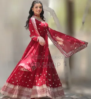 প্রিমিয়াম থ্রি-পিস পার্টি গাউন