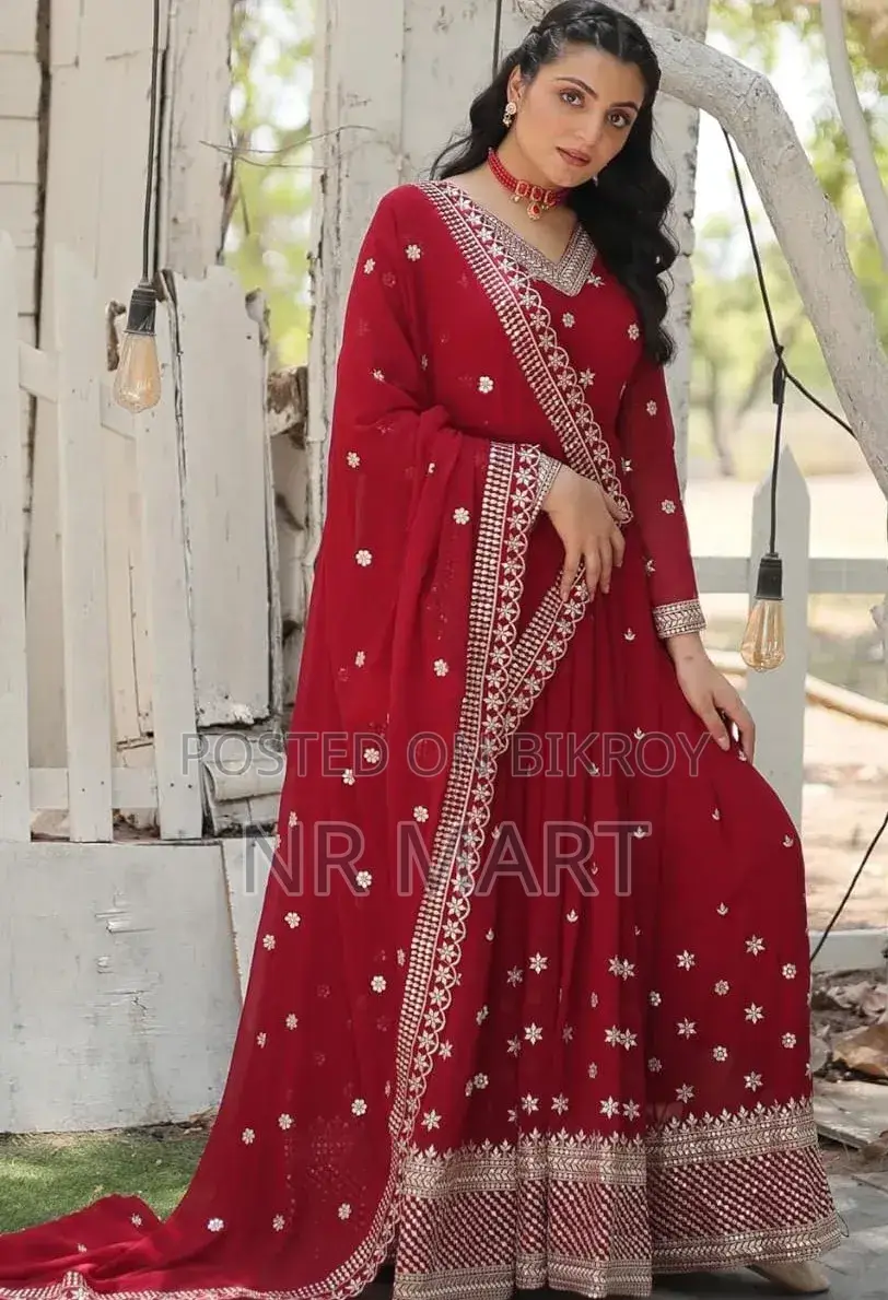 প্রিমিয়াম থ্রি-পিস পার্টি গাউন