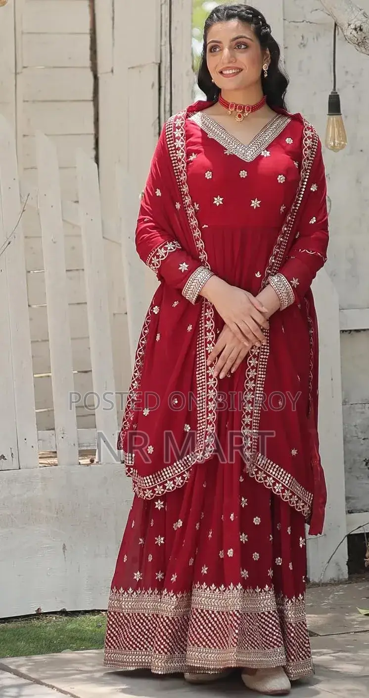 প্রিমিয়াম থ্রি-পিস পার্টি গাউন