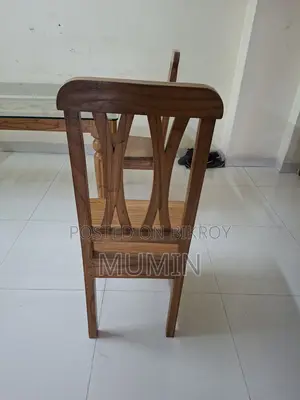 ডাইনিং টেবিল