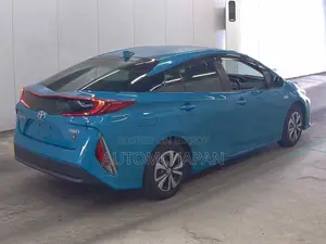 Toyota Prius Plug-in Hybrid 2025 Blue