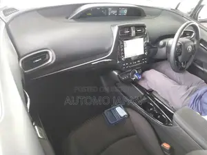 Toyota Prius Plug-in Hybrid 2025 Blue