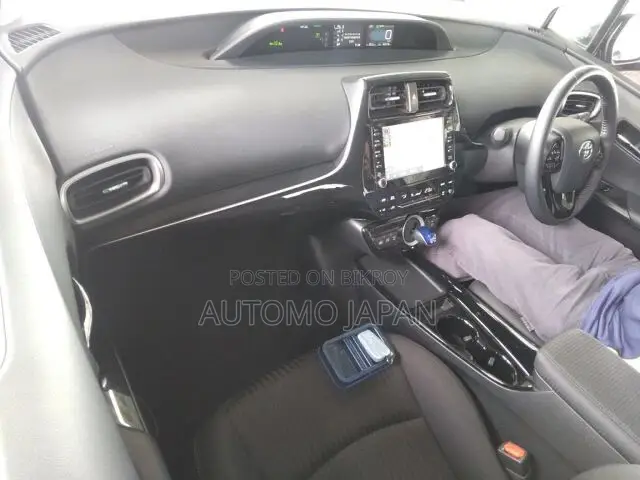 Toyota Prius Plug-in Hybrid 2025 Blue