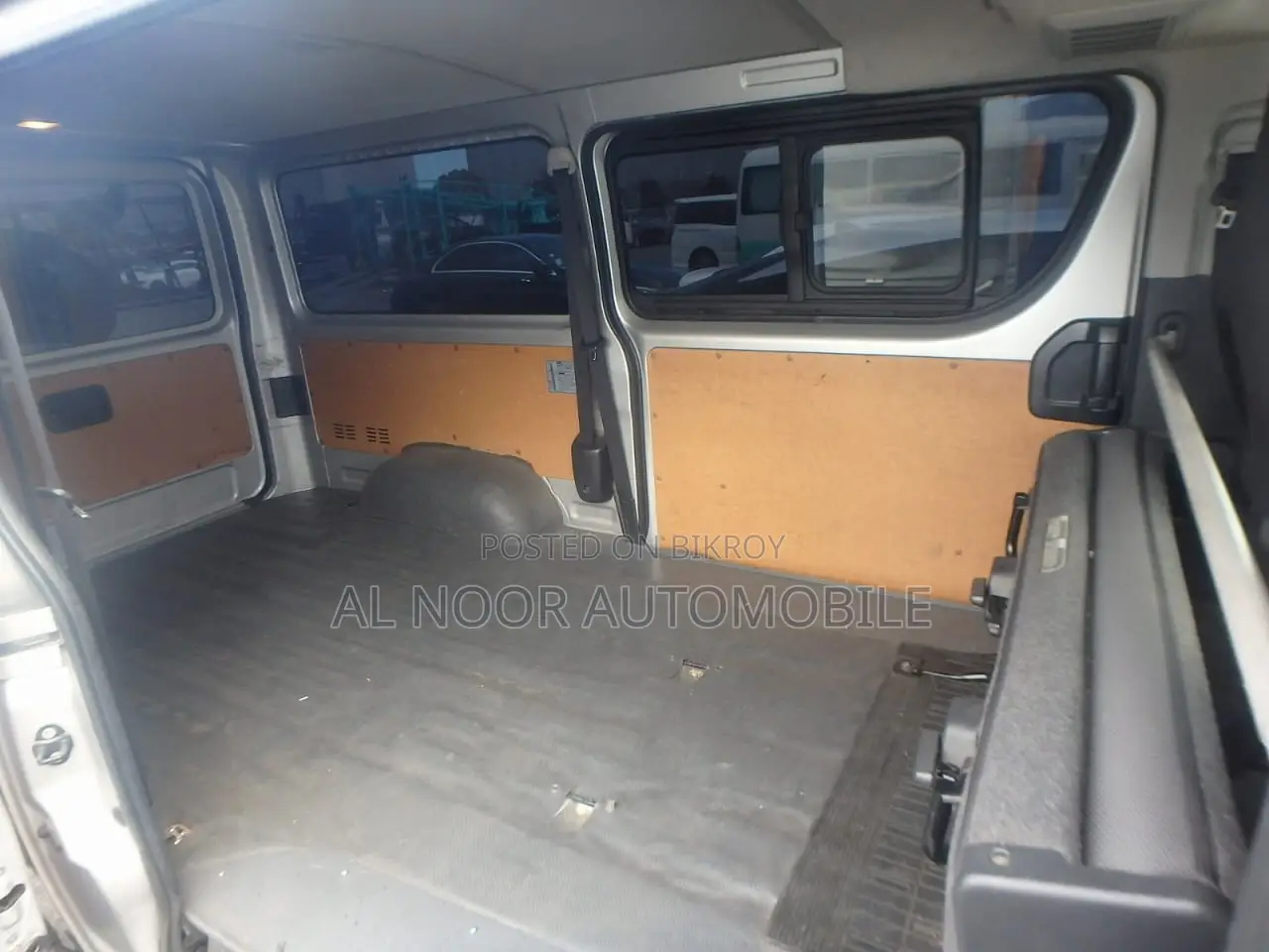 Toyota HiAce 2021 Silver