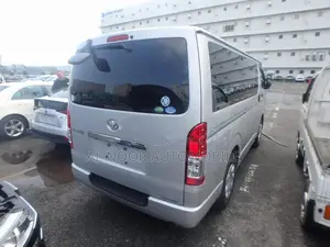 Toyota HiAce 2021 Silver