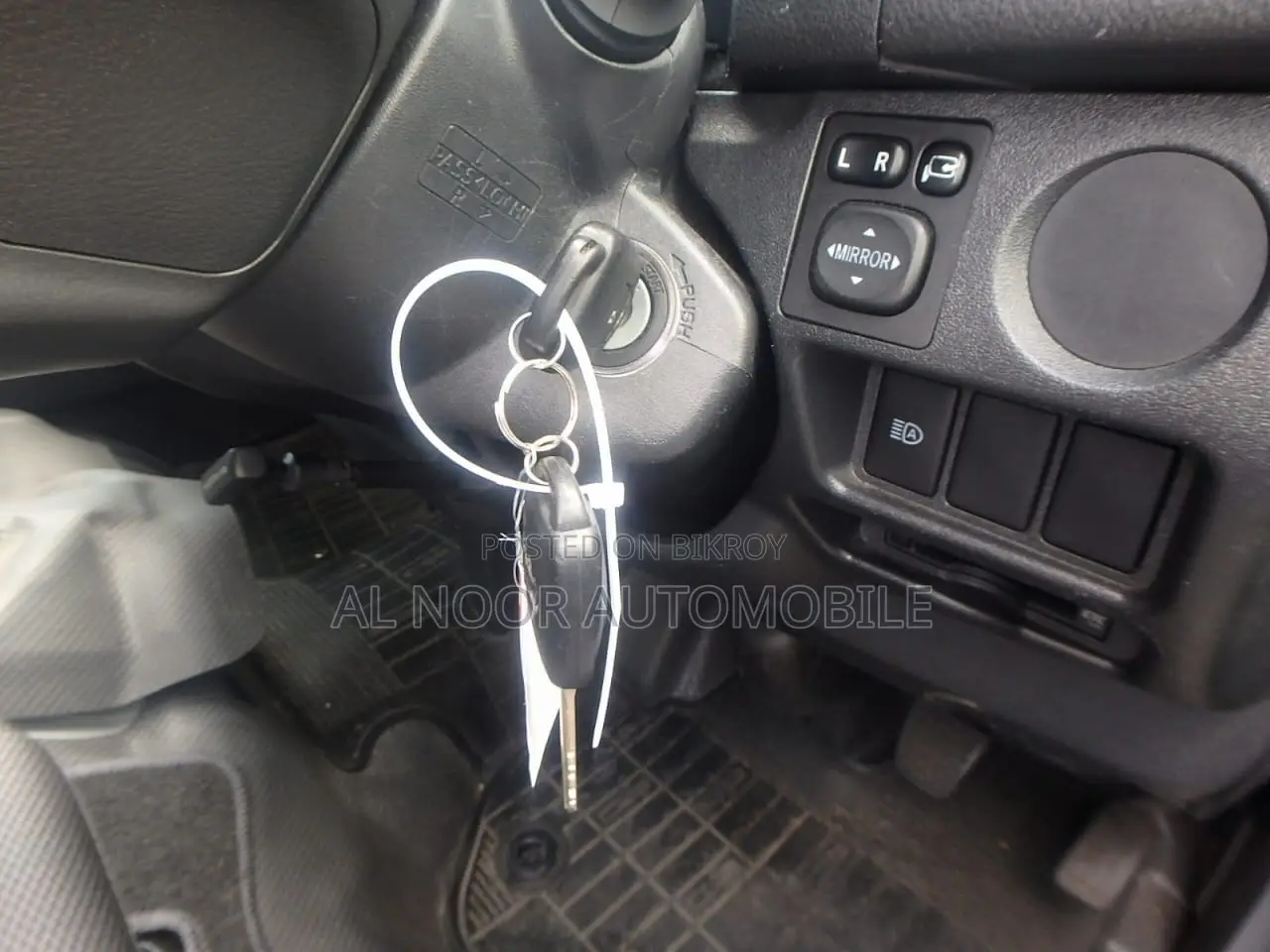 Toyota HiAce 2021 Silver