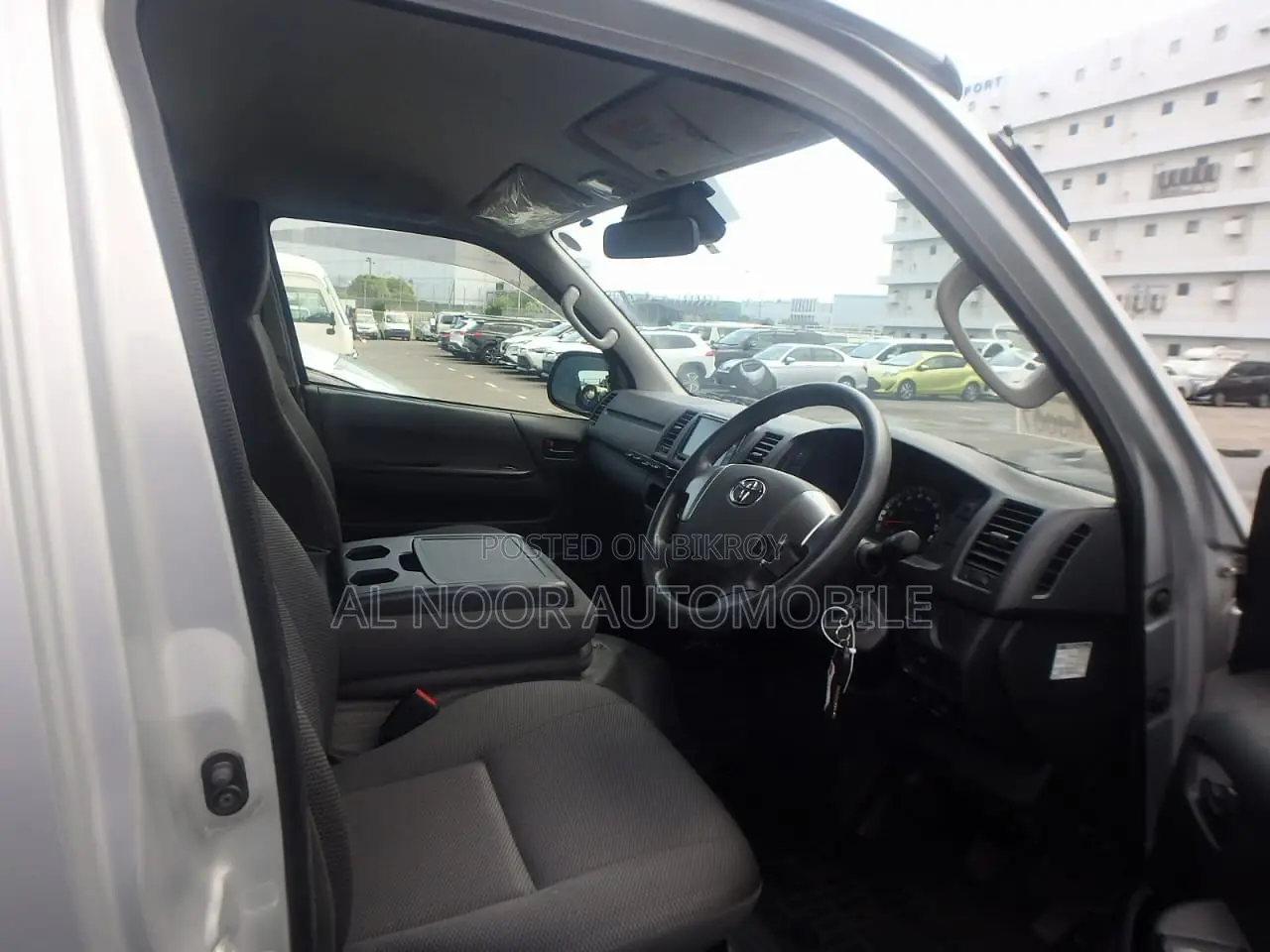 Toyota HiAce 2021 Silver