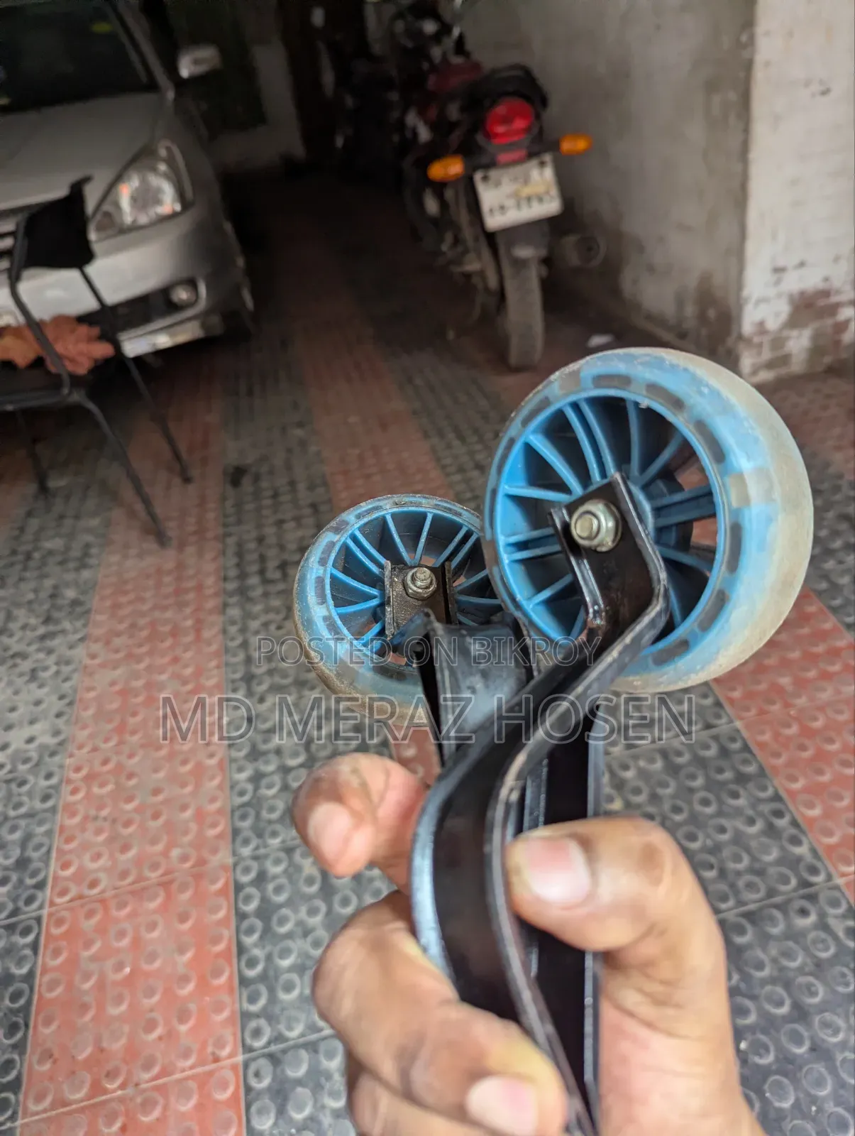 Bicycle side wheels