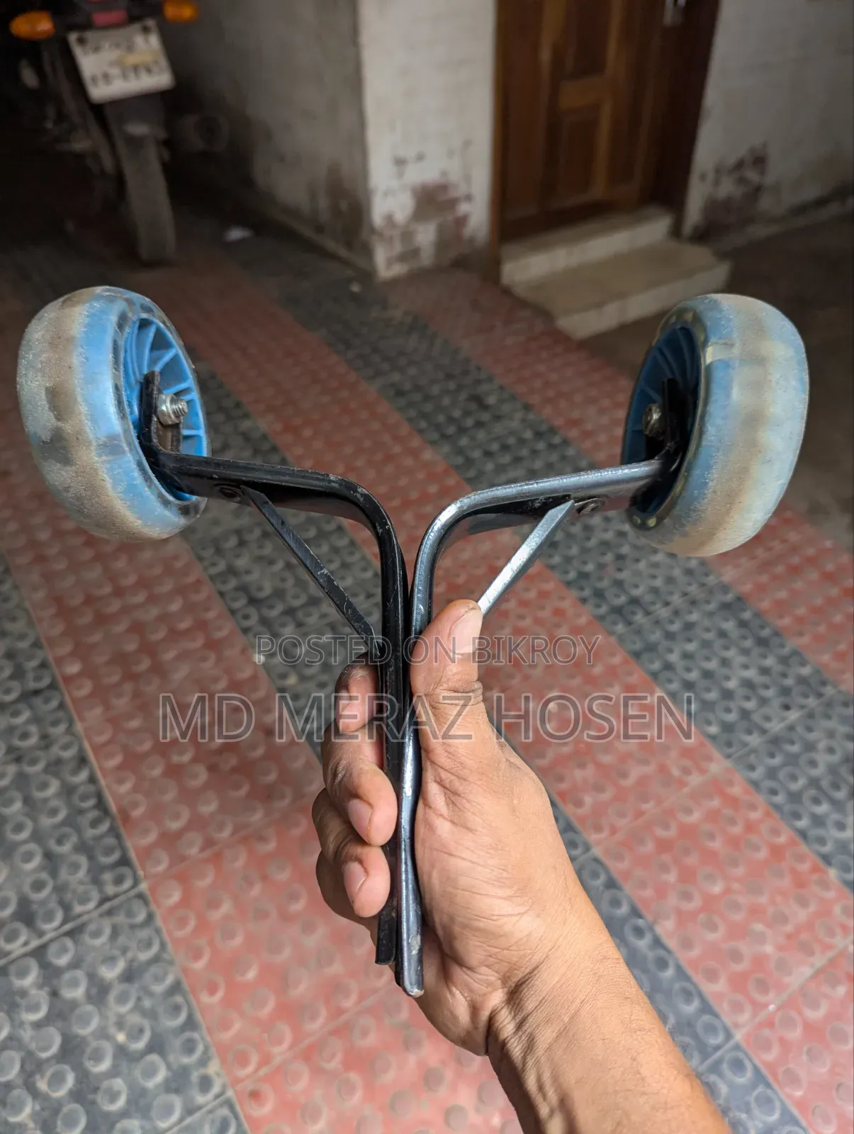 Bicycle side wheels