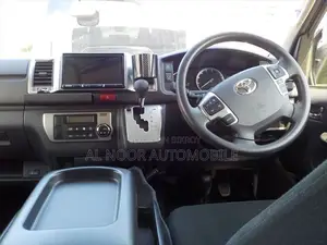 Toyota HiAce 2021 White
