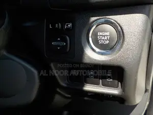 Toyota HiAce 2021 White