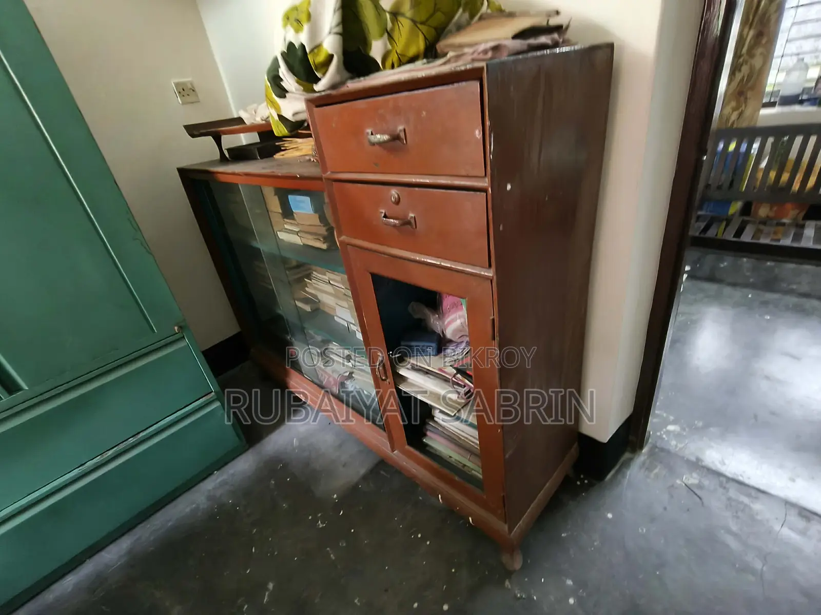 শোকেস