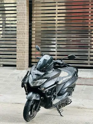 Suzuki 2022 Black