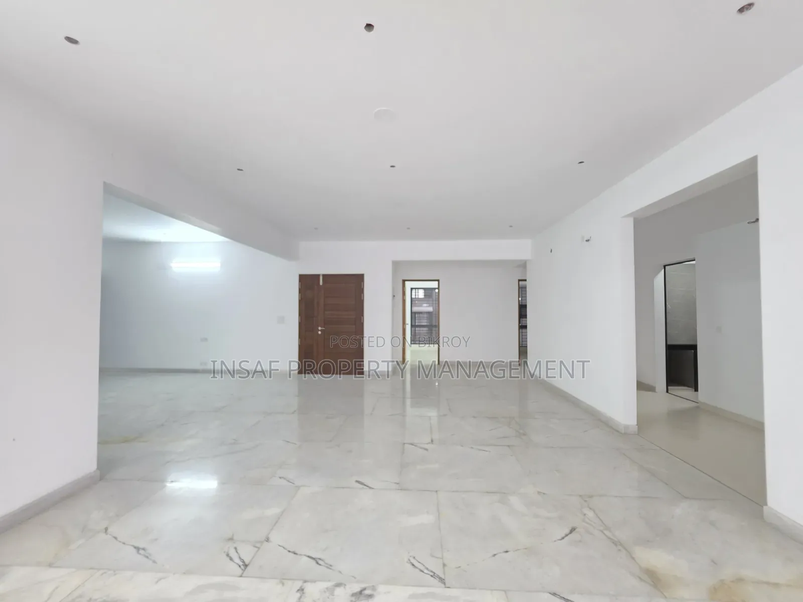 4bdrm Apartment in Baridhara for Sale