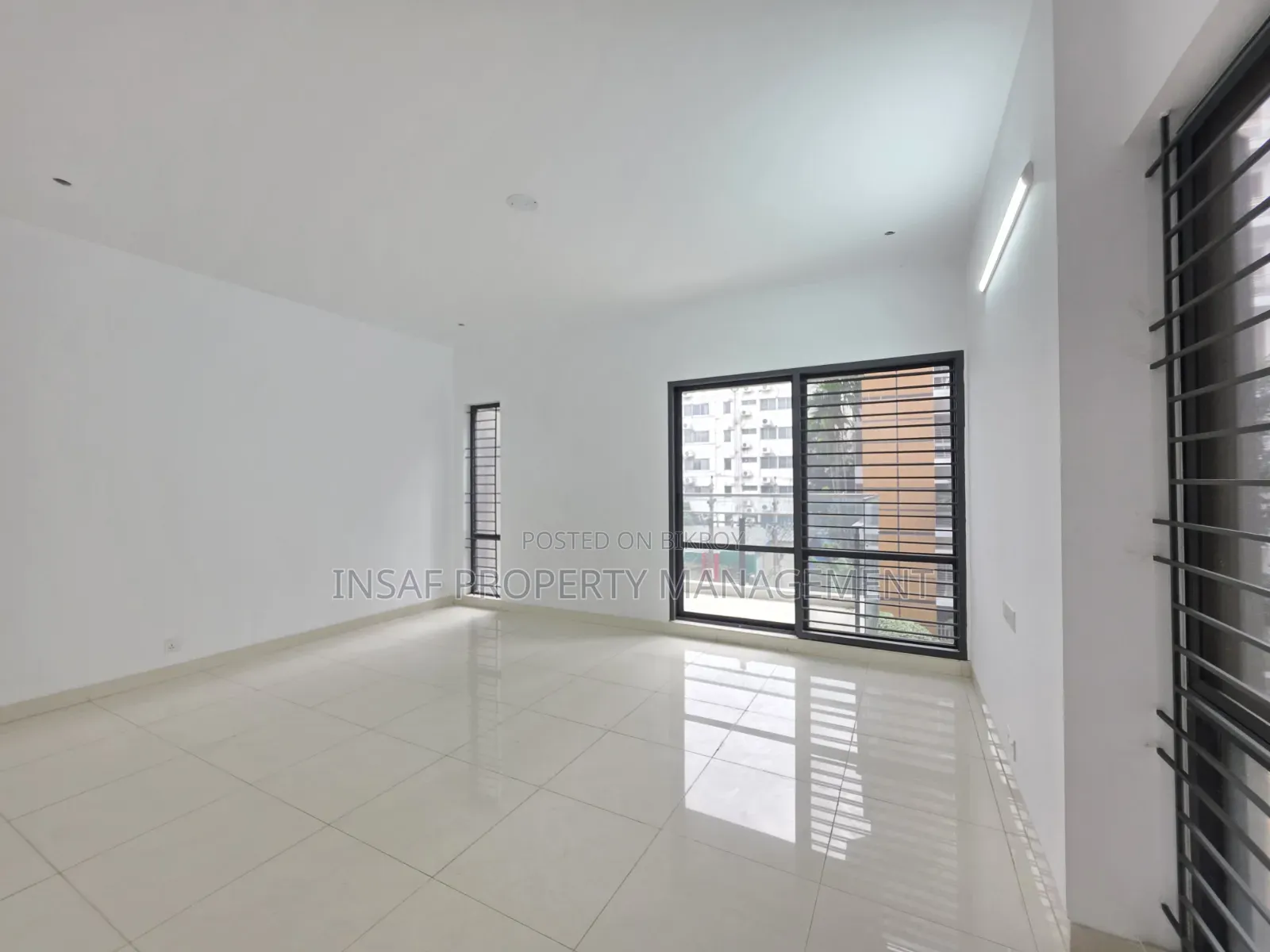 4bdrm Apartment in Baridhara for Sale