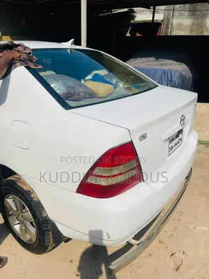 Toyota Corolla 2000 White