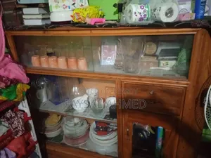Showcase (Mahogany Wood)