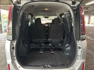 Toyota Noah 2021 Silver