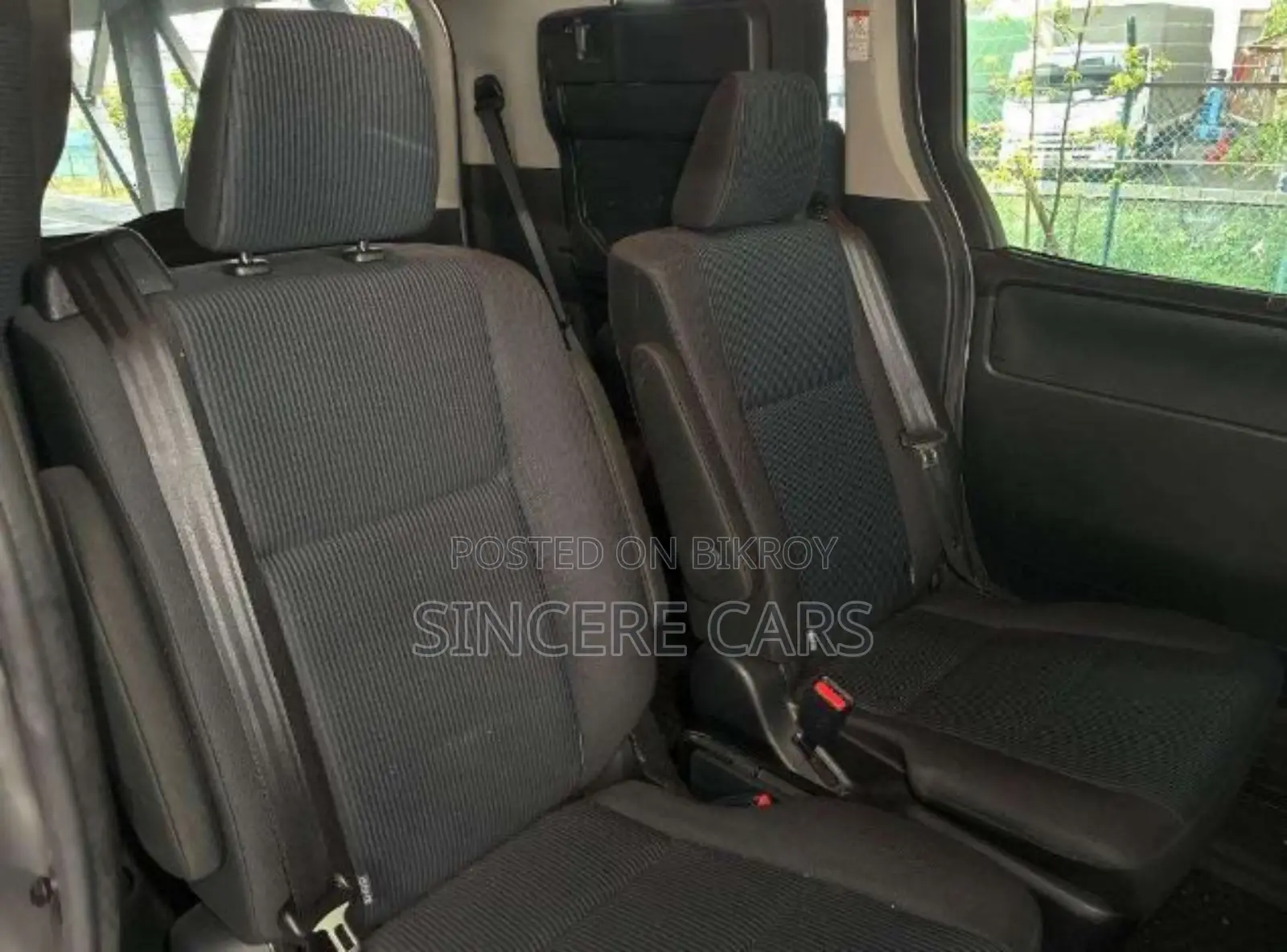 Toyota Noah 2021 Silver