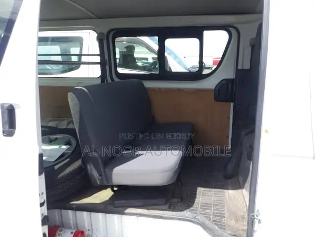 Toyota HiAce 2021 White