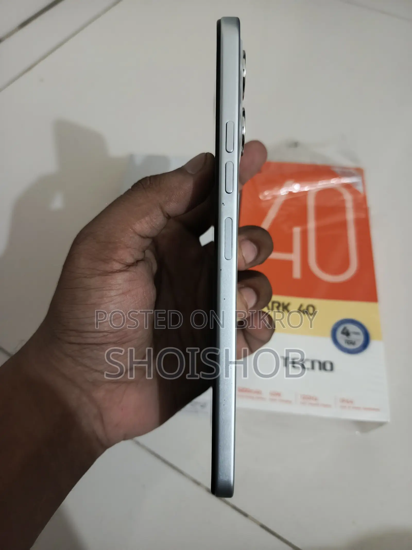 টেকনো স্পার্ক ৪০ ১২৮ জিবি সাদা