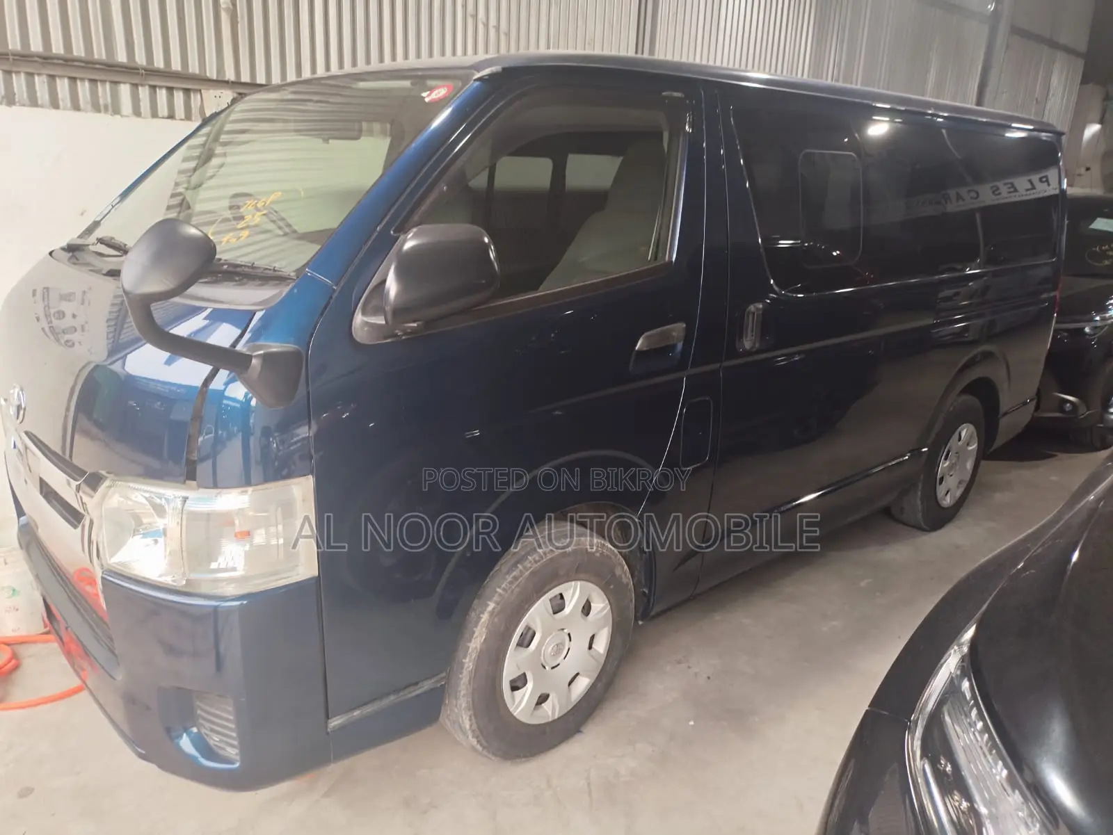 Toyota HiAce 2021 Blue