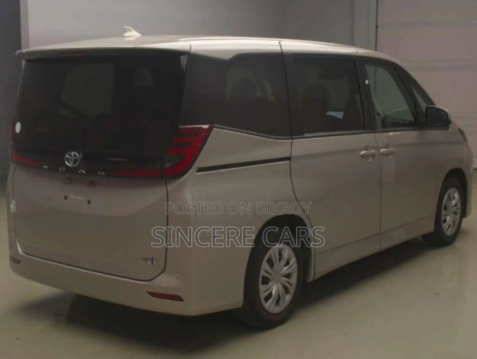 Toyota Noah 2022 Beige