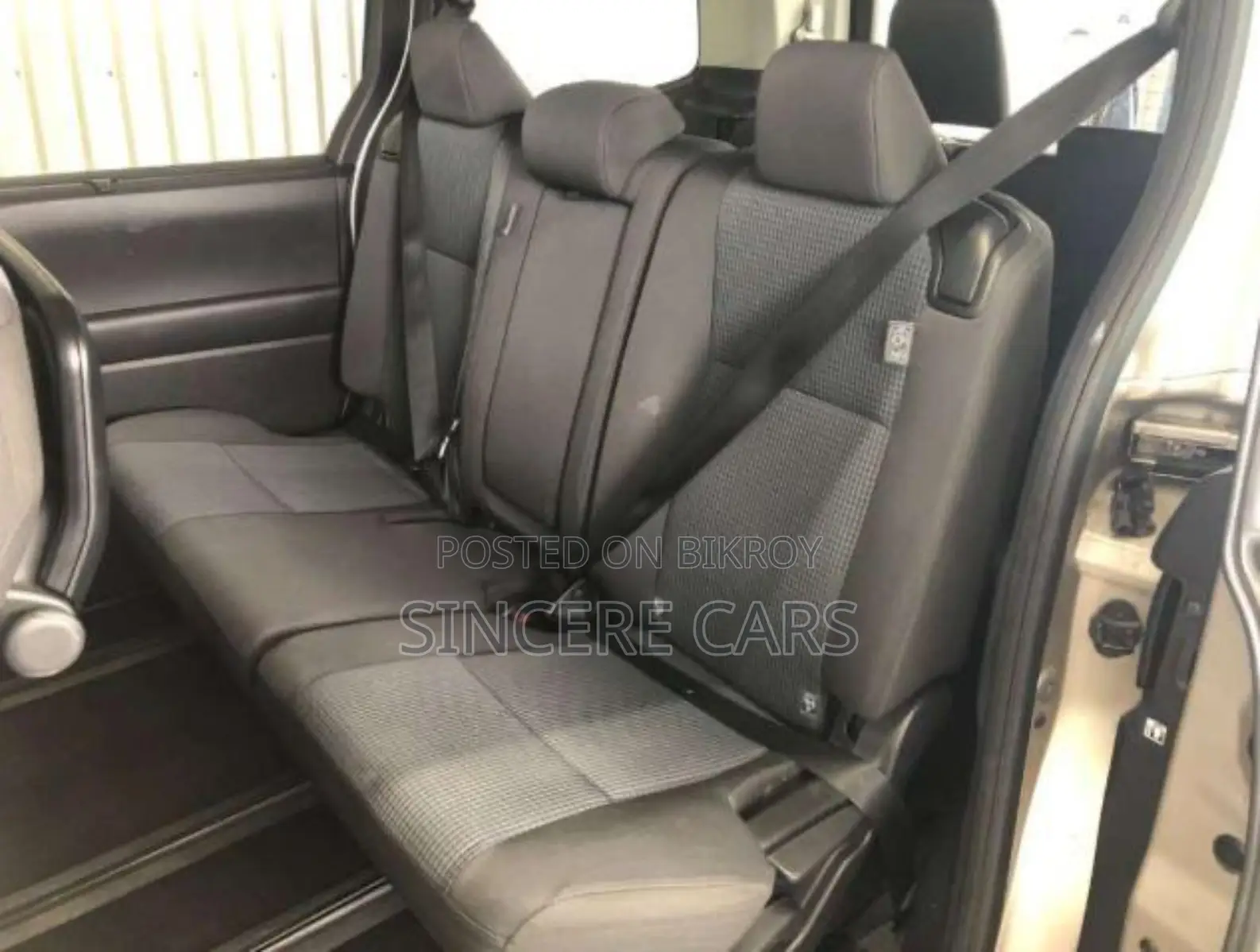 Toyota Noah 2022 Beige
