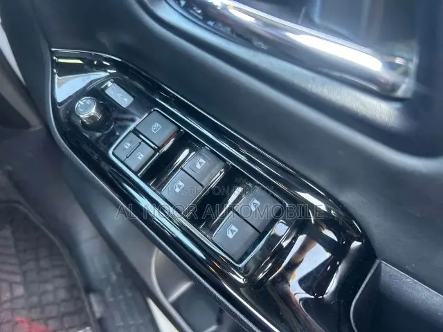Toyota Noah 2021 Silver