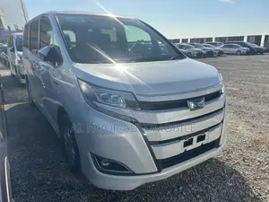 Toyota Noah 2021 Silver
