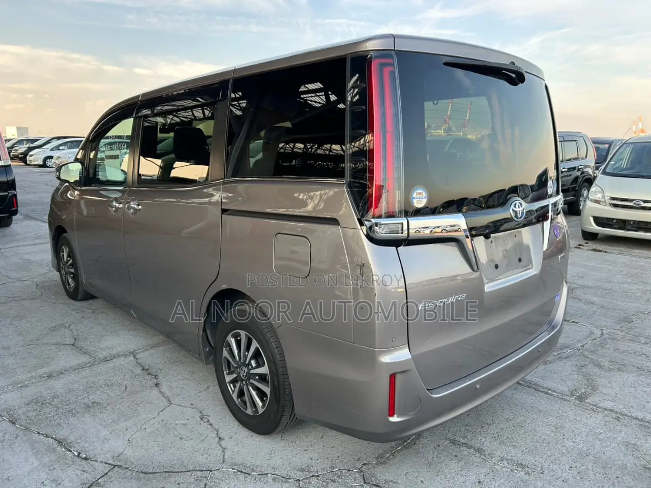 Toyota Esquire 2021 Silver