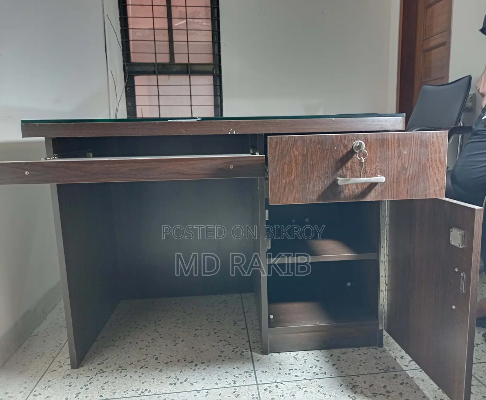 অফিস টেবিল (ফুল ফ্রেশ)