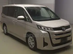Toyota Noah 2022 Beige