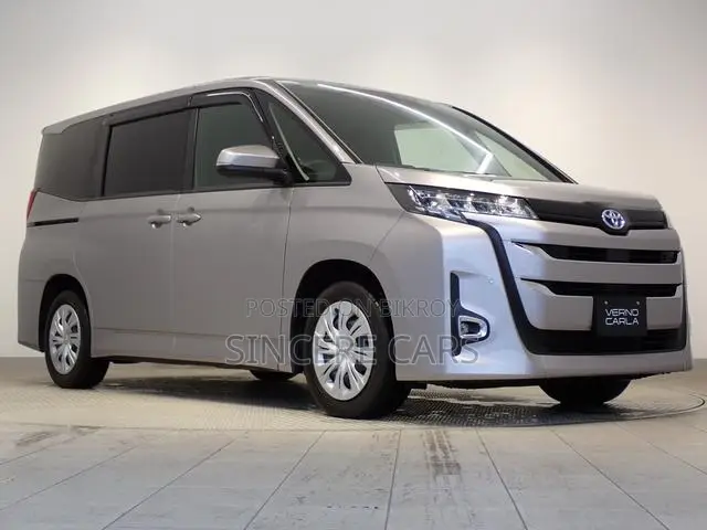 Toyota Noah 2022 Beige