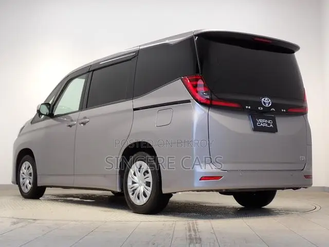 Toyota Noah 2022 Beige