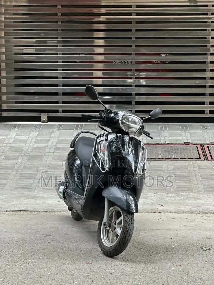 Suzuki 2022 Black