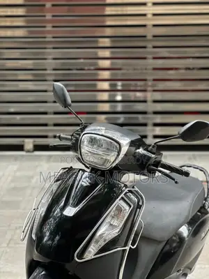 Suzuki 2022 Black