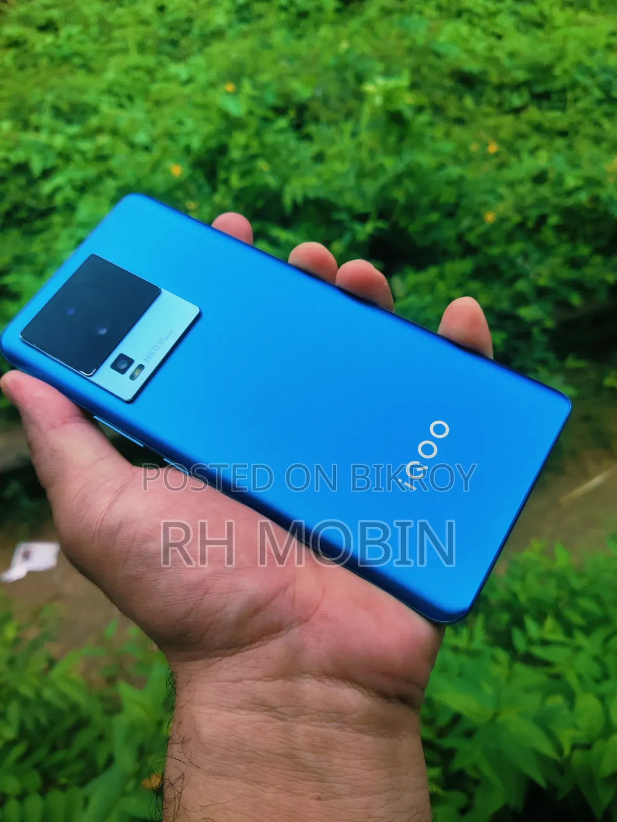 আইকিউওও ১২৮ জিবি ব্লু