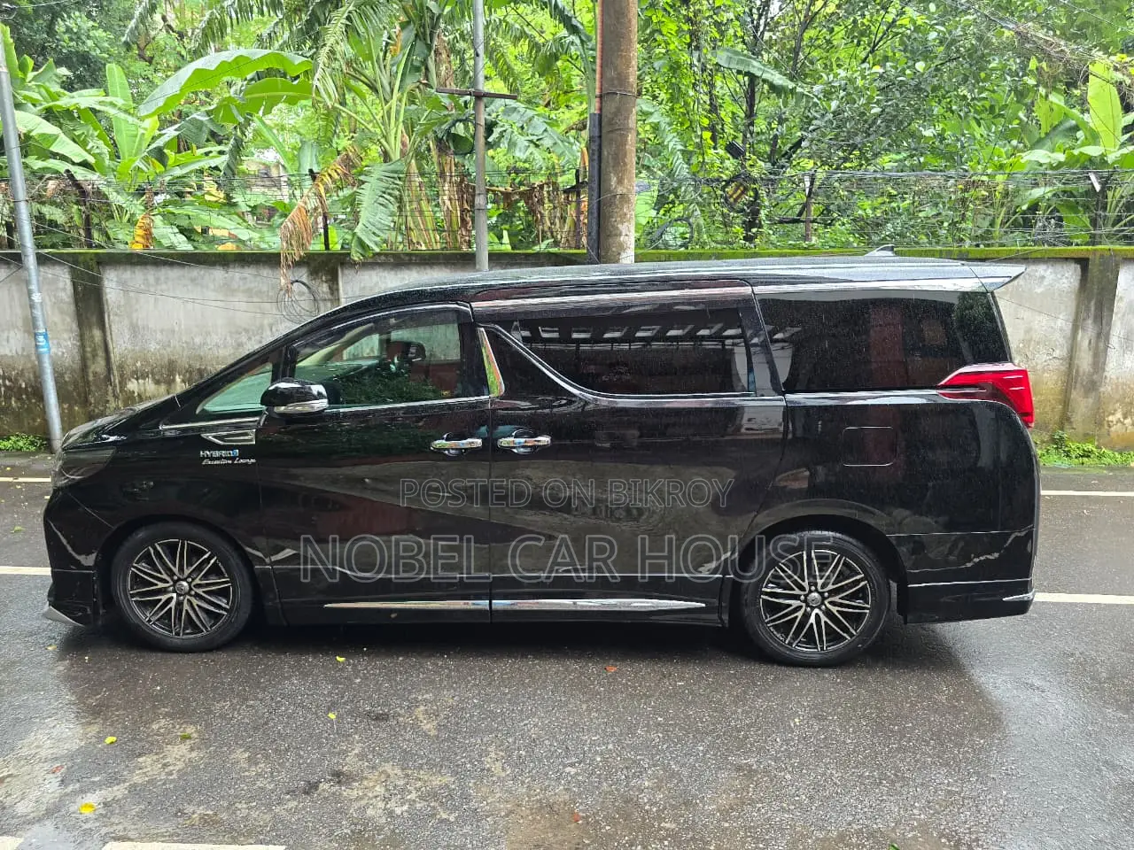 Toyota Alphard 2.5 Hybrid All-Wheel Drive 2019 Black
