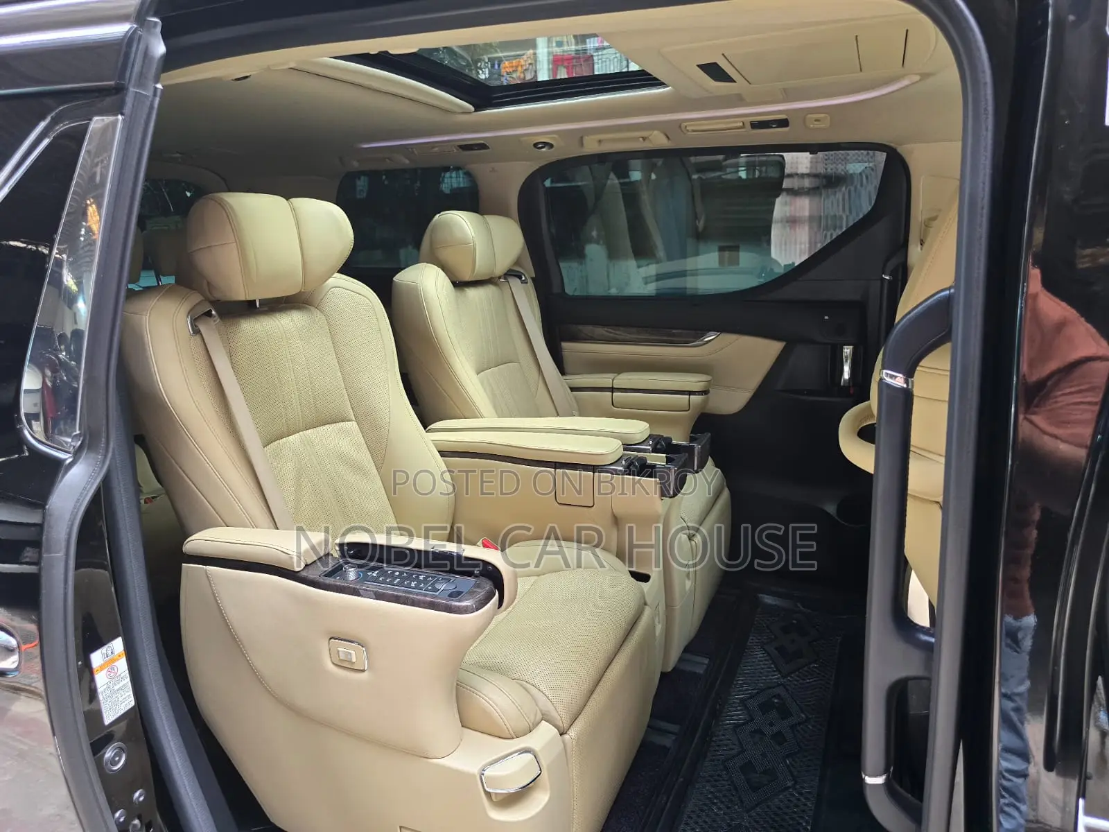 Toyota Alphard 2.5 Hybrid All-Wheel Drive 2019 Black