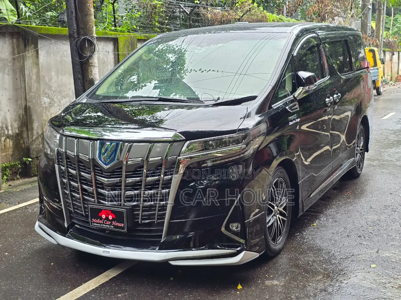 Toyota Alphard 2.5 Hybrid All-Wheel Drive 2019 Black
