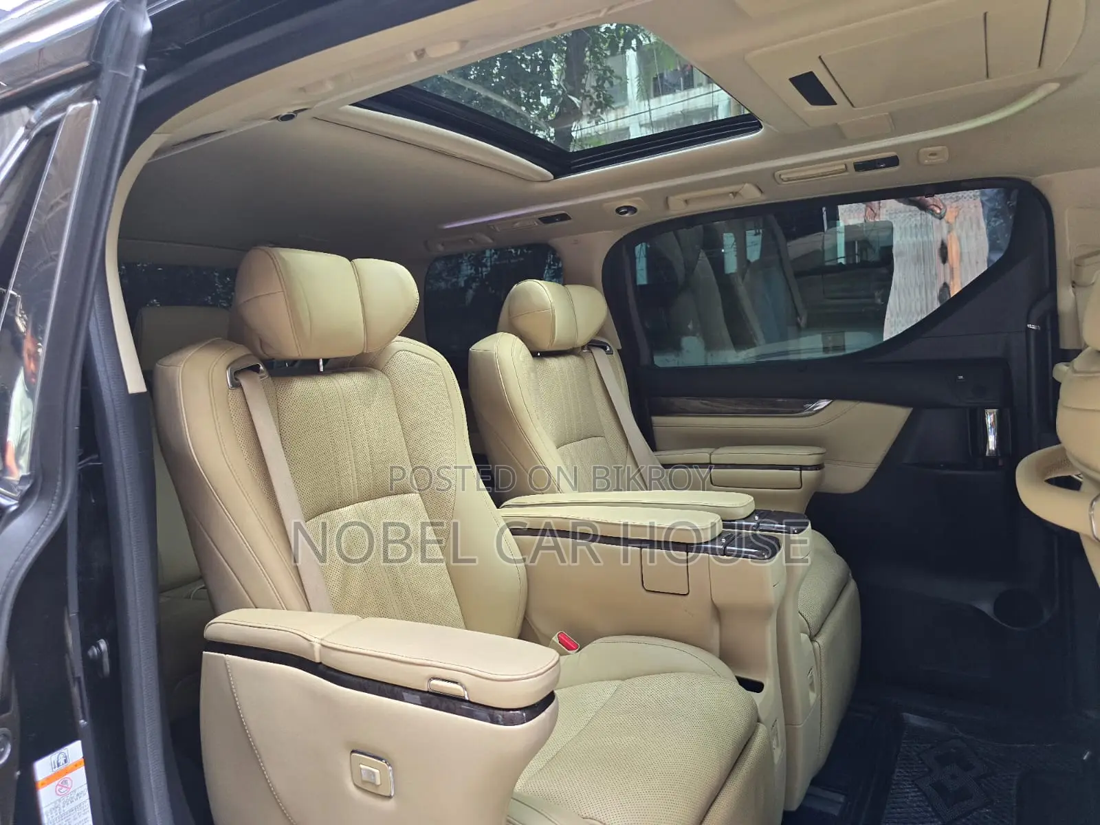 Toyota Alphard 2.5 Hybrid All-Wheel Drive 2019 Black