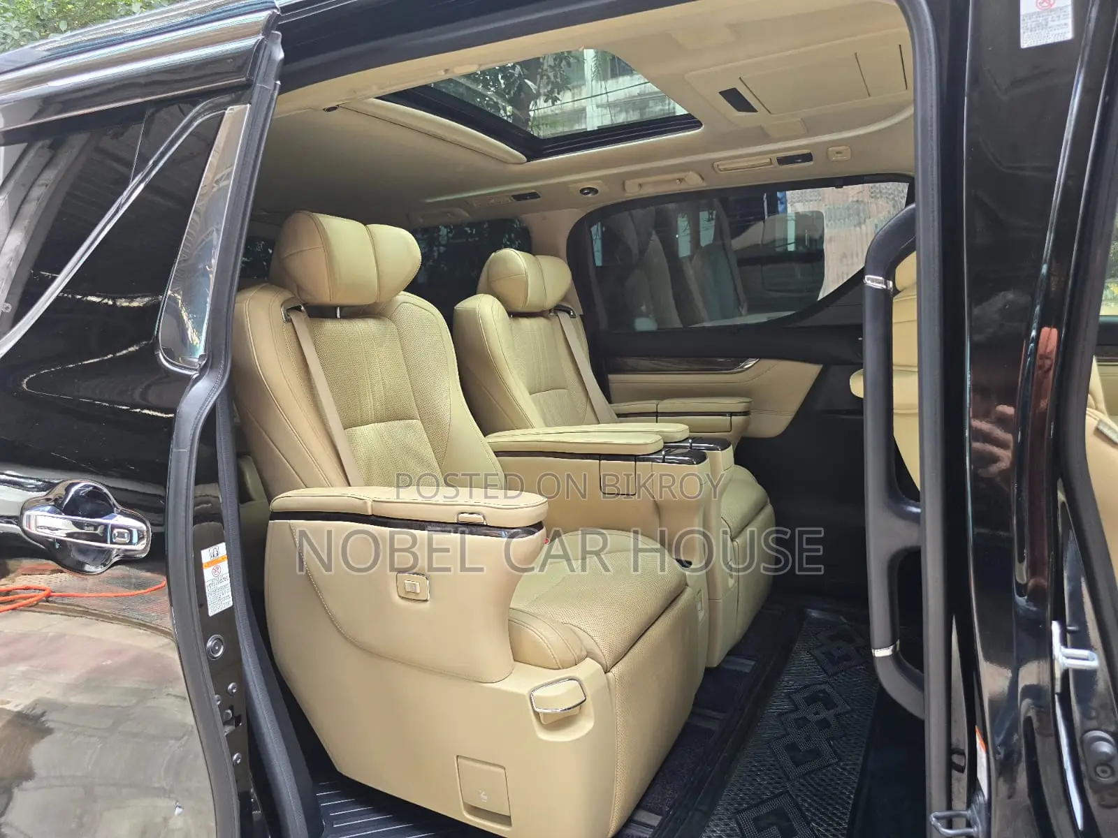 Toyota Alphard 2.5 Hybrid All-Wheel Drive 2019 Black