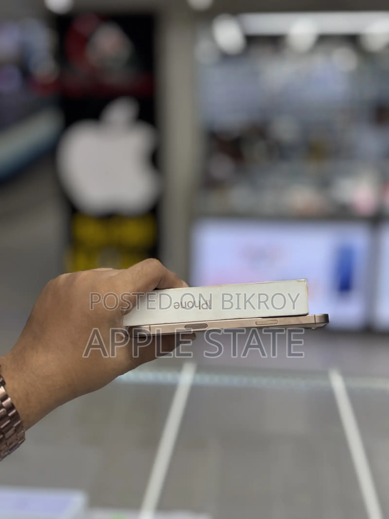 অ্যাপল আইফোন ১৬ প্রো ম্যাক্স ২৫৬ জিবি গোল্ড