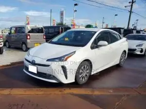 Toyota Prius 2021 Pearl