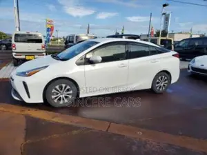 Toyota Prius 2021 Pearl