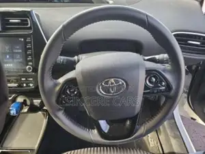 Toyota Prius 2021 Pearl